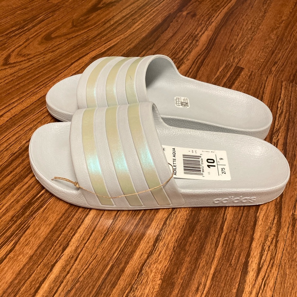 NWT Adidas Shoes Women's Adilette Aqua Slides
Color-Halo Blue - Picture 4 of 6